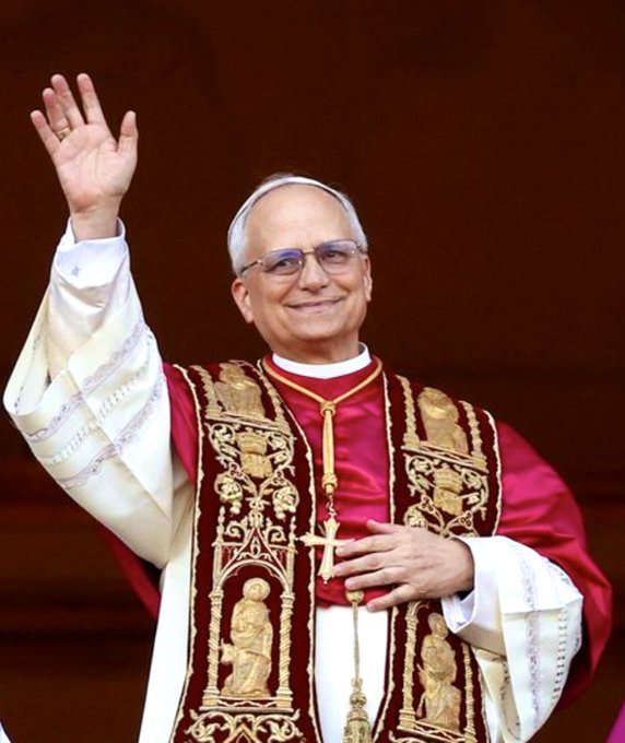 PopeFrancis25 D Eng CVR